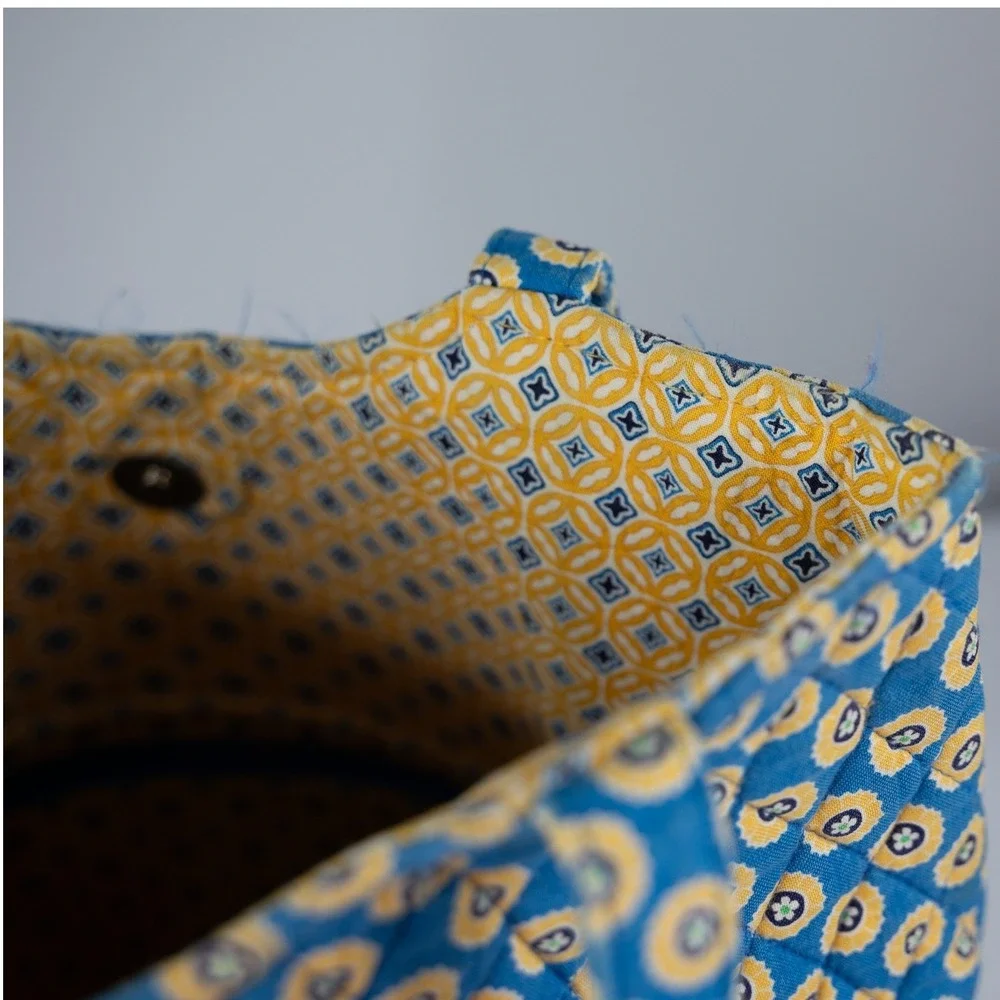 Vera Bradley‎ Curvy Tote Bag Riviera Blue Yellow Good Quilted Shoulder Floral
